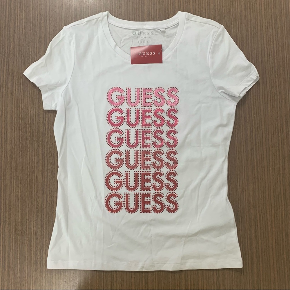 Guess Fitted White and Pink Graphic Tee